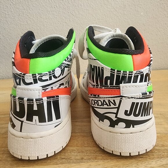 Nike Air Jordan 1 Mid All Over Print Logos Boys Size 4Y 554724-119 - Picture 3 of 13